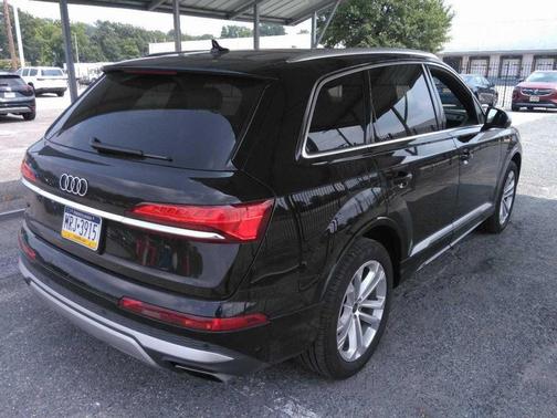 2025 Audi Q7 55 Premium Plus