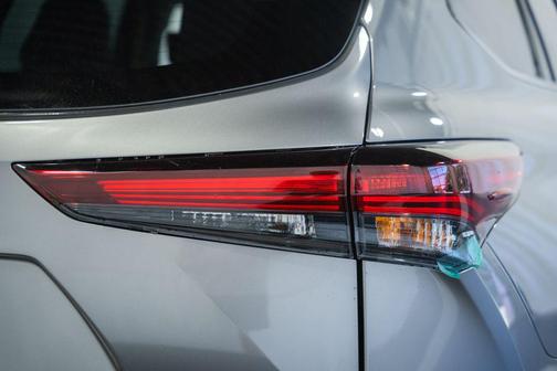 Heavy Metal 2026 Toyota Highlander XLE