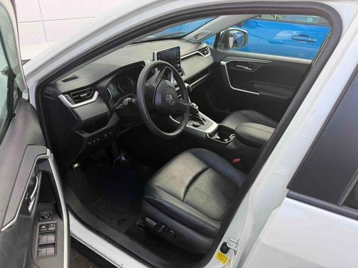 2021 Toyota RAV4 Hybrid XLE Premium