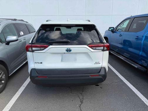 2021 Toyota RAV4 Hybrid XLE Premium