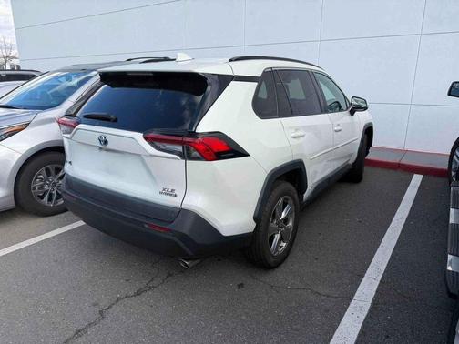 2021 Toyota RAV4 Hybrid XLE Premium