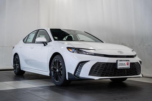 Ice 2026 Toyota Camry SE