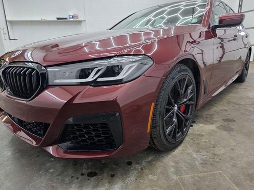 Aventurin Red Metallic 2023 BMW M550 i Xdrive