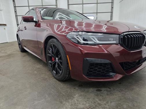 Aventurin Red Metallic 2023 BMW M550 i Xdrive