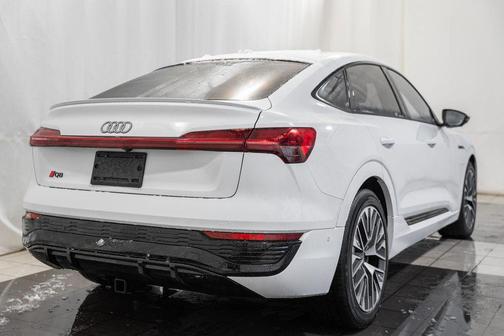 2024 Audi Q8 e-tron Premium Plus