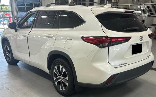 Blizzard Pearl 2021 Toyota Highlander XLE