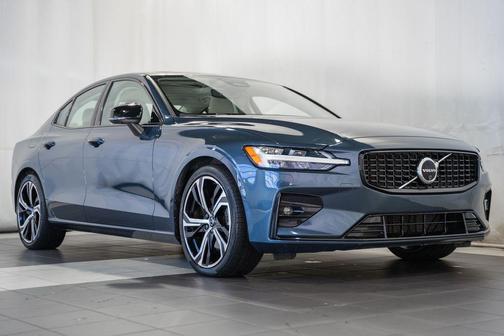 Denim Blue Metallic 2024 Volvo S60 B5 Ultimate Dark Theme