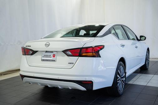 Glacier White 2025 Nissan Altima 2.5 SV