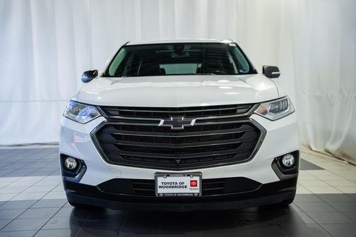 Iridescent Pearl Tricoat 2021 Chevrolet Traverse Premier