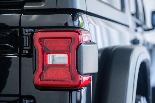 Black Clearcoat 2025 Jeep Wrangler Rubicon