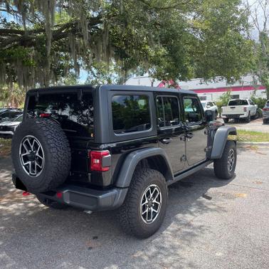 Black Clearcoat 2025 Jeep Wrangler Rubicon