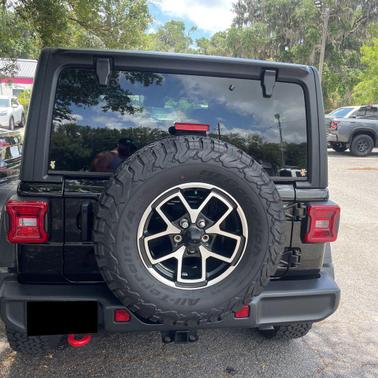 Black Clearcoat 2025 Jeep Wrangler Rubicon
