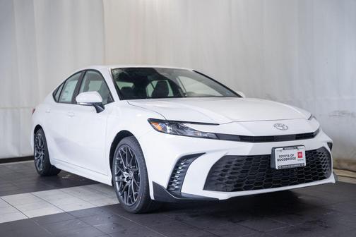 Ice 2026 Toyota Camry SE