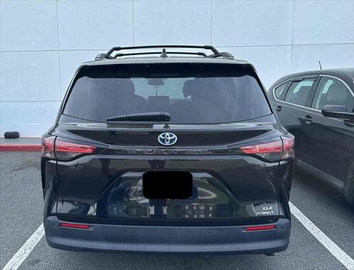 2021 Toyota Sienna XLE 8 Passenger