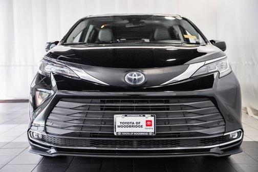 2021 Toyota Sienna XLE 8 Passenger