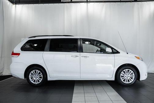 2013 Toyota Sienna XLE