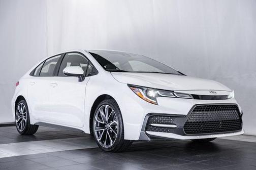 White 2022 Toyota Corolla SE