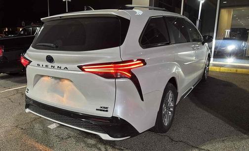 2023 Toyota Sienna XSE 7 Passenger