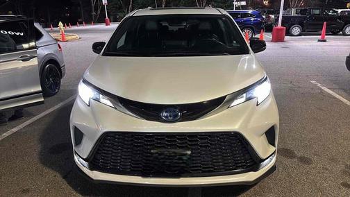2023 Toyota Sienna XSE 7 Passenger
