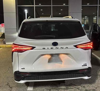 2023 Toyota Sienna XSE 7 Passenger