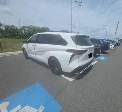 Ice Cap 2024 Toyota Sienna XSE 7 Passenger