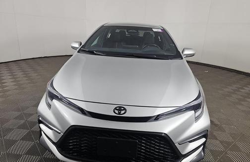 Classic Silver Metallic 2025 Toyota Corolla SE