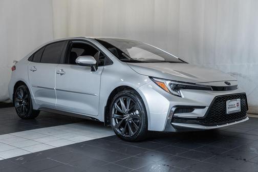 Classic Silver Metallic 2025 Toyota Corolla SE