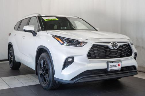 Wind Chill Pearl 2026 Toyota Highlander XLE