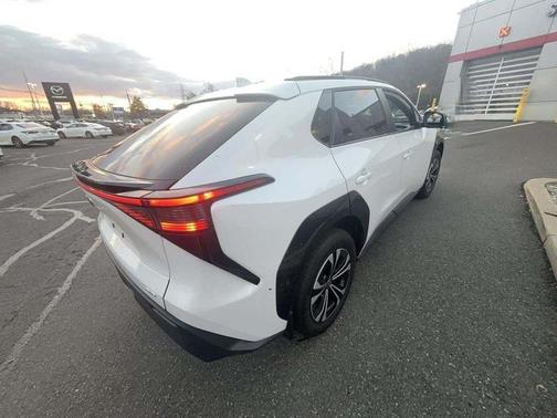 2024 Toyota bZ4X XLE