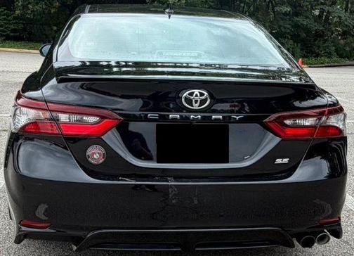 Midnight Black Metallic 2022 Toyota Camry SE