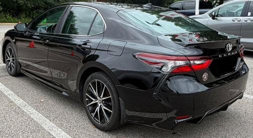 Midnight Black Metallic 2022 Toyota Camry SE