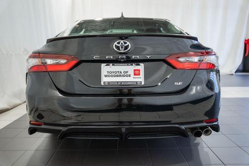 Midnight Black Metallic 2022 Toyota Camry SE