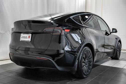 2023 Tesla Model Y Long Range Dual Motor All-Wheel Drive