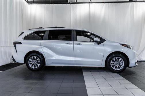 2024 Toyota Sienna XLE 7 Passenger