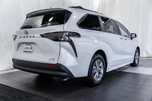 2024 Toyota Sienna XLE 7 Passenger