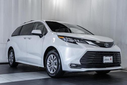2024 Toyota Sienna XLE 7 Passenger