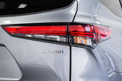 2023 Toyota Highlander Hybrid LE
