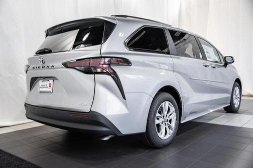 2025 Toyota Sienna XLE 7 Passenger