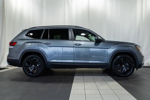 2022 Volkswagen Atlas 3.6L SE w/Technology