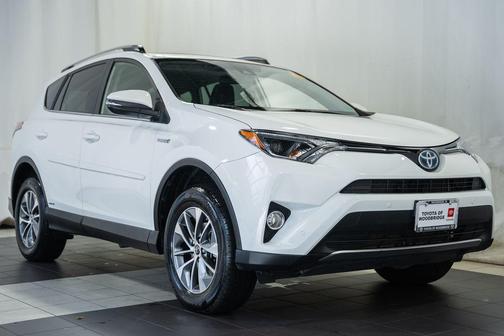 Super White 2017 Toyota RAV4 Hybrid XLE