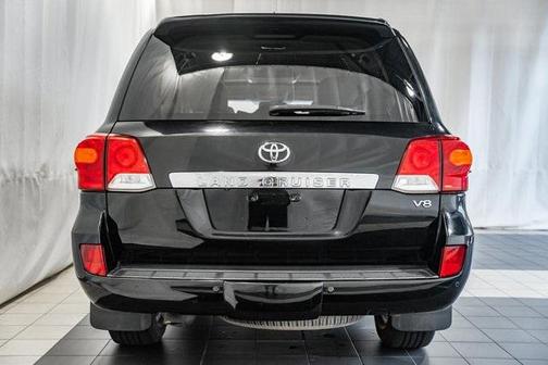 2015 Toyota Land Cruiser Base