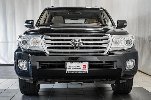 2015 Toyota Land Cruiser Base
