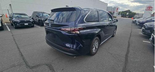 2025 Toyota Sienna XLE 7 Passenger