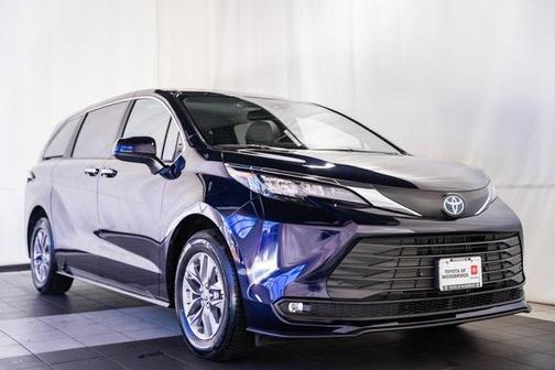2025 Toyota Sienna XLE 7 Passenger