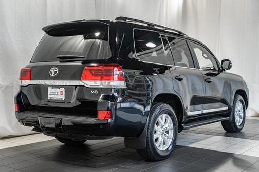 2017 Toyota Land Cruiser Base