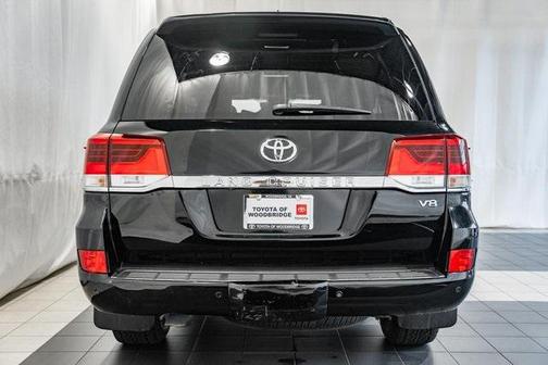 2017 Toyota Land Cruiser Base