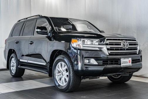 2017 Toyota Land Cruiser Base