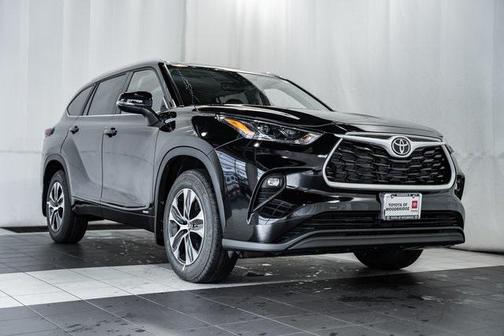2025 Toyota Highlander Hybrid XLE