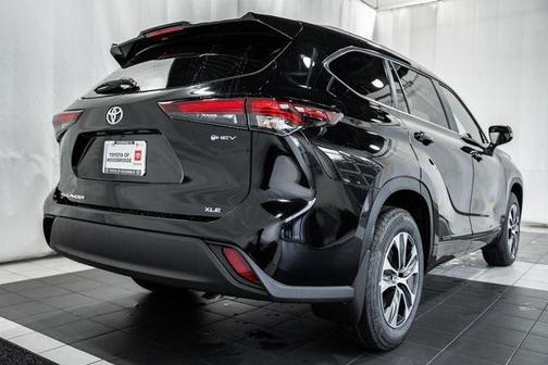 2025 Toyota Highlander Hybrid XLE