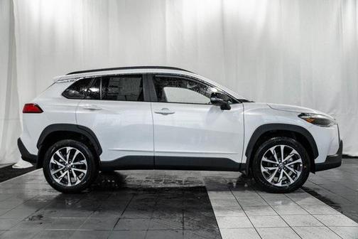 2025 Toyota Corolla Cross XLE